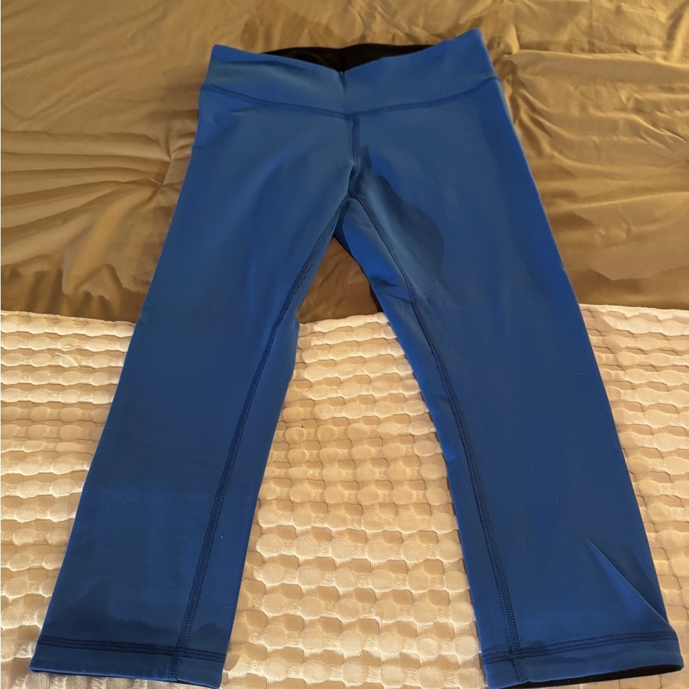 Pre-Owned Lululemon Reversible Cobalt Blue and Black Leggings | Size 8